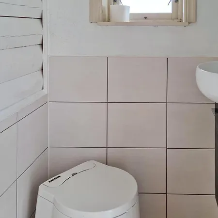 1 Bedroom Beautiful In Lyngdal